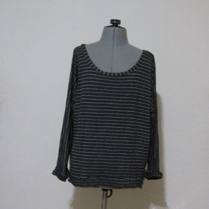 Fashion top, free gift w purchase!